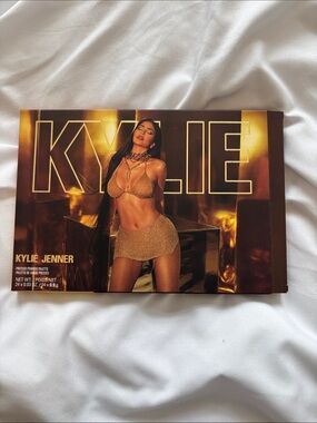Kylie Cosmetics eye shadow palette